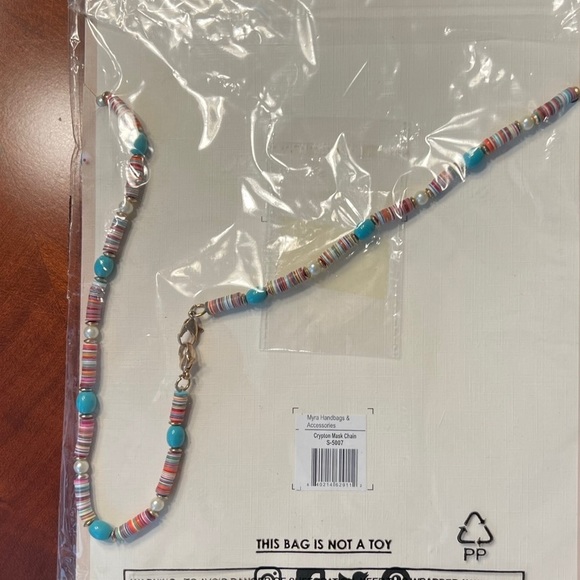 Myra Bag-Mask Chain - Picture 4 of 5